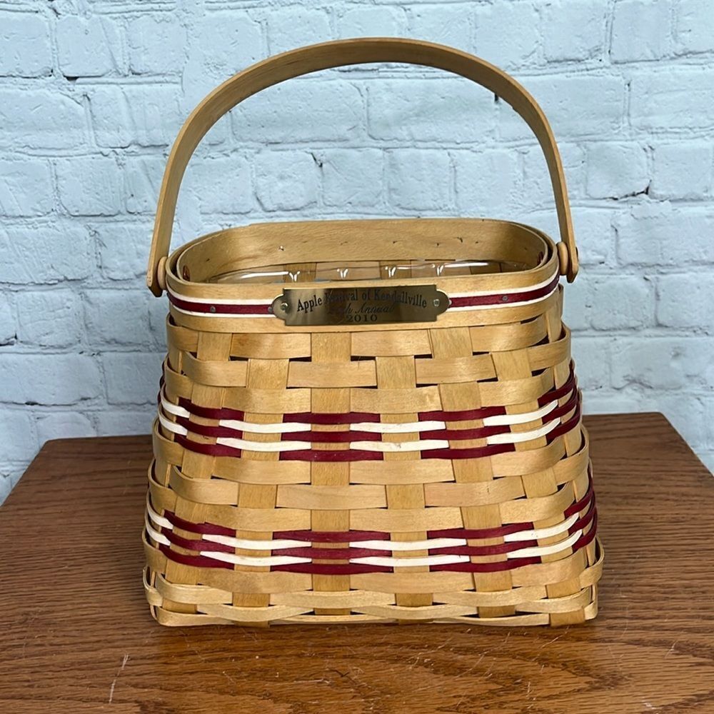 American traditions apple basket from 2010 plastic liner natural, red & white